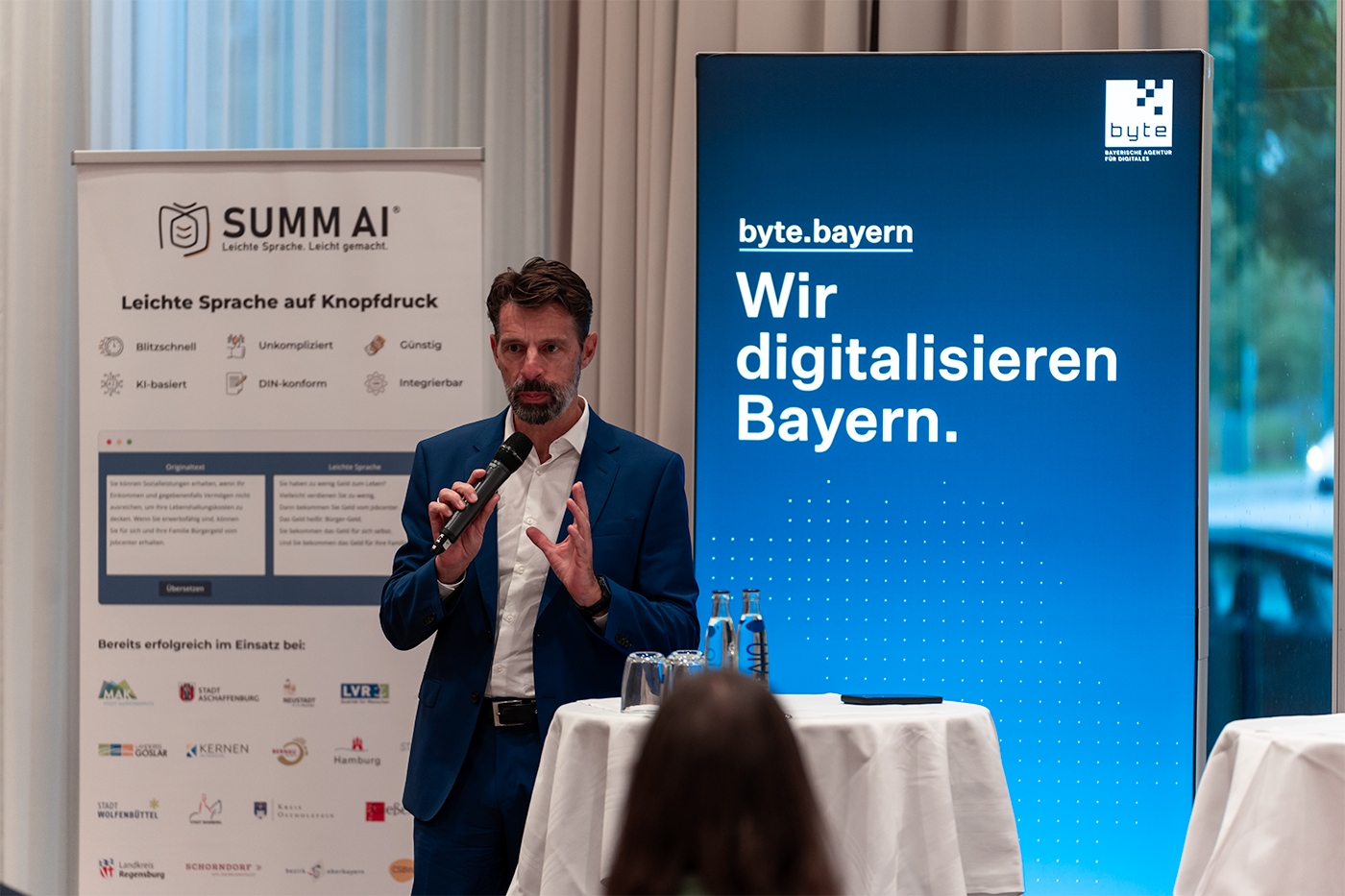 Bits & Pretzels Side Event: Business-to-Government (B2G): Dr. Strepp, Amtschef im Bayerischen Digitalministerium, im Gespräch.